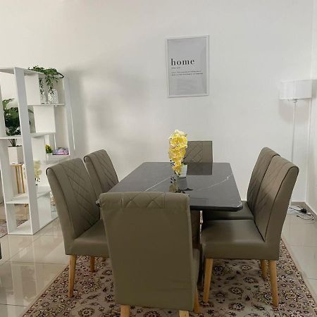 Safiyya Homestay Клуанг Экстерьер фото